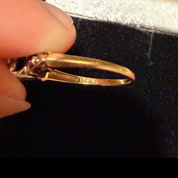 Petite Vintage 14k White Gold Illusion Set Diamond Ring - Picture 4 of 4